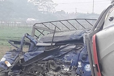 Tai nạn giao thông nghiêm trọng nhất ngày 20/11: Hai xe máy nát bét, 5 thanh niên tử vong