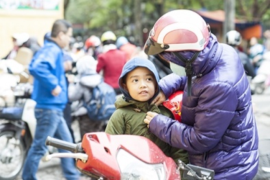 Không khí lạnh tăng cường xuống Bắc Bộ, bão số 9 suy yếu