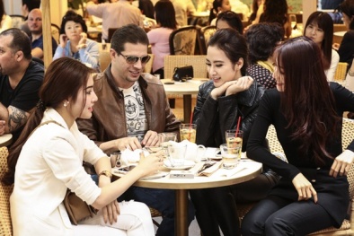Doanh nhân ngoại quốc thu hút vô số người đẹp showbiz Việt là ai?