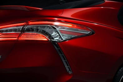 Toyota Camry 2018 bất ngờ lộ diện sang trọng và đẳng cấp