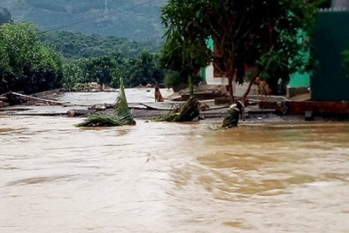 Thực hư việc đập thủy điện xả lũ bất ngờ trong đêm khiến dân điêu đứng