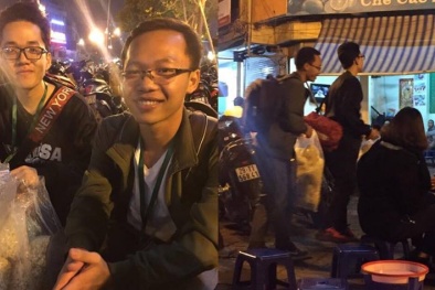 Sinh viên Kiến trúc rủ nhau bán dạo bỏng ngô để rèn giao tiếp