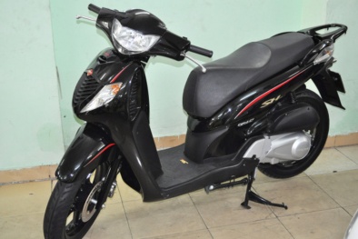 Đưa xe SH, Airblade, Lead không rõ nguồn gốc sang Trung Quốc bán