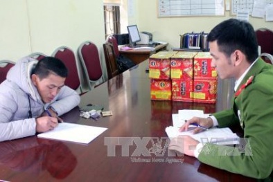 Bắt giữ đối tượng vận chuyển pháo hoa Trung Quốc vào Việt Nam