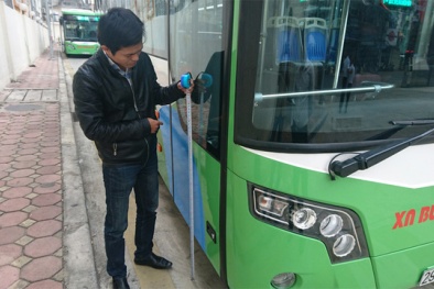 Buýt nhanh vỡ kính: Gương ô tô con đủ cao để gây va chạm?