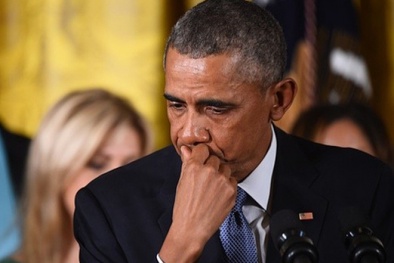 Tổng thống Obama nghẹn ngào rơi lệ cảm ơn vợ trong ngày rời Nhà Trắng