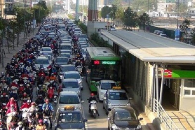 Đề xuất xử phạt nguội các phương tiện lấn làn xe buýt nhanh BRT