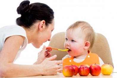 Những sai lầm của mẹ Việt khiến con lùn tịt?