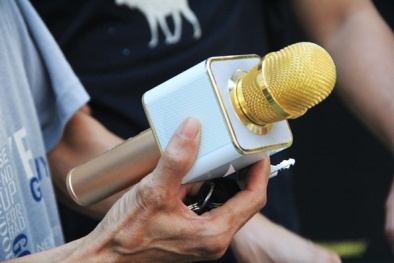 Micro hát karaoke phát nổ xuất xứ không rõ nhưng vẫn ‘đắt khách’
