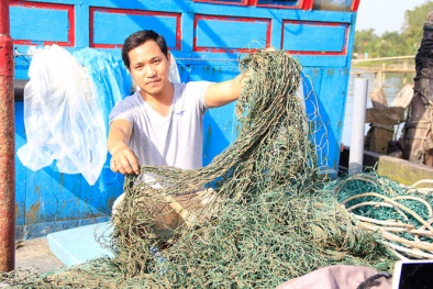 Quảng Trị: Bùn lạ xuất hiện làm hại ngư dân