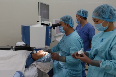 Mổ cận thị không chạm vào mắt lần đầu tiên ứng dụng tại Việt Nam