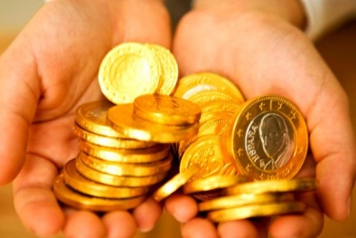 Giá vàng hôm nay 22/2: Vàng lao đao vì USD, 'méo mặt' giảm mạnh