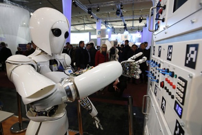 Điểm danh những công ty đã và đang thay thế nhân viên bằng robot