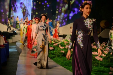 Lễ hội áo dài 2017: Áo dài Việt tôn vinh vẻ đẹp Việt