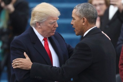Donald Trump cáo buộc ông Barack Obama theo dõi điện thoại của mình