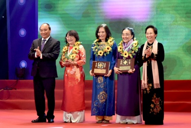 Thủ tướng trao giải thưởng Kovalevskaia cho các nhà khoa học nữ