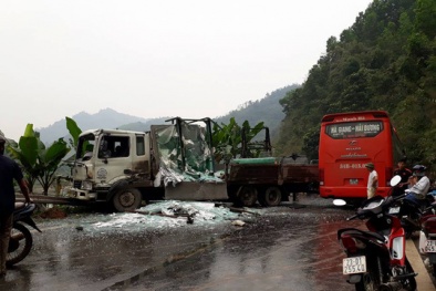Tin mới vụ tai nạn giao thông kinh hoàng giữa xe khách và xe tải