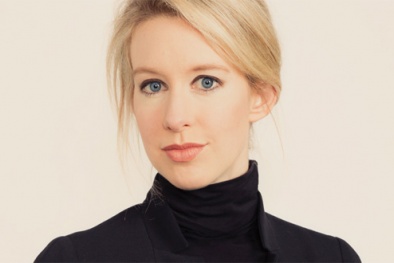 Elizabeth Holmes bị loại khỏi danh sách tỷ phú thế giới vì nợ nần