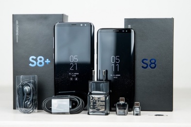 Đập hộp Samsung Galaxy S8: Tất cả phụ kiện đều là màu đen