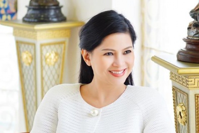 DN Lê Hồng Thủy Tiên thoát khỏi bóng ông Jonathan Hạnh Nguyễn như thế nào?