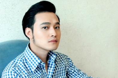 Gia thế giàu có và quyền lực ít biết của ca sĩ Quang Vinh