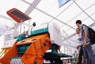 Nông dân Khánh Hòa chế máy cuộn rơm chạy đa địa hình