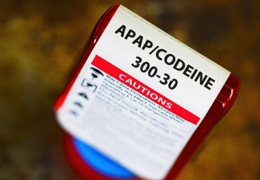 FDA khuyến cáo chống chỉ định dùng thuốc giảm đau cho trẻ dưới 12 tuổi