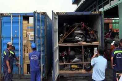 Phát hiện hàng trăm xe máy, đồ điện tử nhập lậu tại cảng Cát Lái