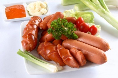Hàng tá bệnh hiểm nghèo ‘bủa vây' khi ăn nhiều xúc xích