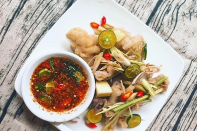 Không phải ai cũng biết mẹo rút xương chân gà cực đơn giản này