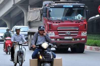 Mua bán 'logo xe vua', thu gần 23 tỷ đồng