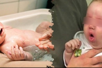 Mẹ thiếu hiểu biết tắm sai cách không ngờ hại con cả đời