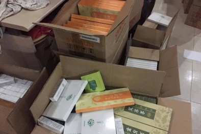 Tạm giữ số lượng lớn mỹ phẩm, thực phẩm chức năng quá hạn sử dụng