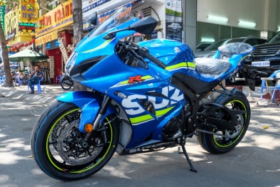 Siêu mô tô Suzuki GSX-R1000 2017 đầu tiên về Việt Nam có gì đặc biệt?