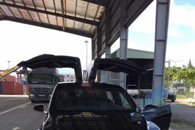 Có gì đặc biệt ở chiếc SUV điện Tesla Model X P100D thứ 2 cập bến tại Việt Nam