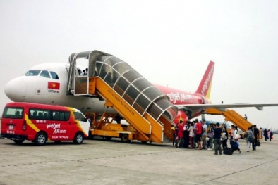 Cục Hàng không cấm bay 2 hành khách gây rối tại sân bay, hút thuốc trên máy bay