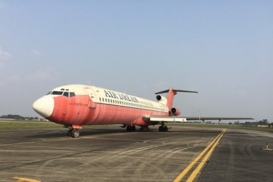 Xem nội thất máy bay Boeing 727-200 bị bỏ rơi 10 năm ở Nội Bài