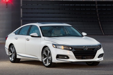 Honda Accord 2018 vừa 'xuất đầu lộ diện' có gì hay?