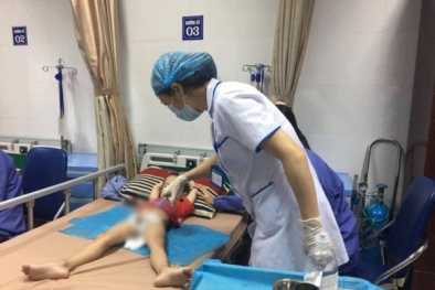 Phụ huynh tung clip tố bác sĩ sau vụ hàng loạt trẻ mắc sùi mào gà