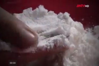 Video: Cận cảnh bột ninh xương nấu phở siêu nhừ, tàn phá hơn cả thuốc độc