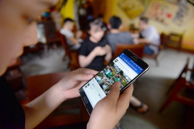 Mắc bệnh trầm cảm, tâm thần vì... nghiện facebook