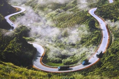 Tài xế khiếp đảm khi qua cung đường đèo Yên Minh