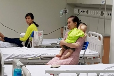 Mẹ mới bị bắt, con 1 tuổi bị người ta bỏ rơi trong bệnh viện