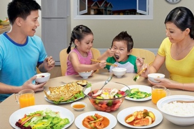 'Cơm chan canh': Thói quen của người Việt gây hại vô cùng