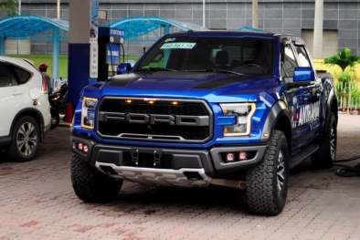 Bắt gặp ‘siêu’ xe bán tải Ford F-150 Raptor đầu tiên trên đường phố Hà Nội