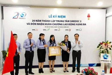 SMEDEC 2 đón nhận Huân chương Lao động hạng Ba dịp kỷ niệm 20 năm thành lập