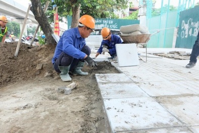 Nhiều vỉa hè tại Hà Nội được thay mới