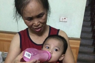 Hà Nội: Người mẹ bỏ lại bé trai khôi ngô cùng bức thư nhờ người dân nuôi hộ