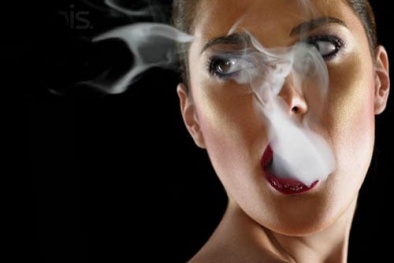 Độc tố gây môi thâm, răng vàng do hút thuốc lá có thể gây ung thư