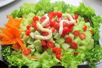 Cấm kỵ ăn cà chua và dưa chuột, đây là lý do đọc ngay kẻo muộn